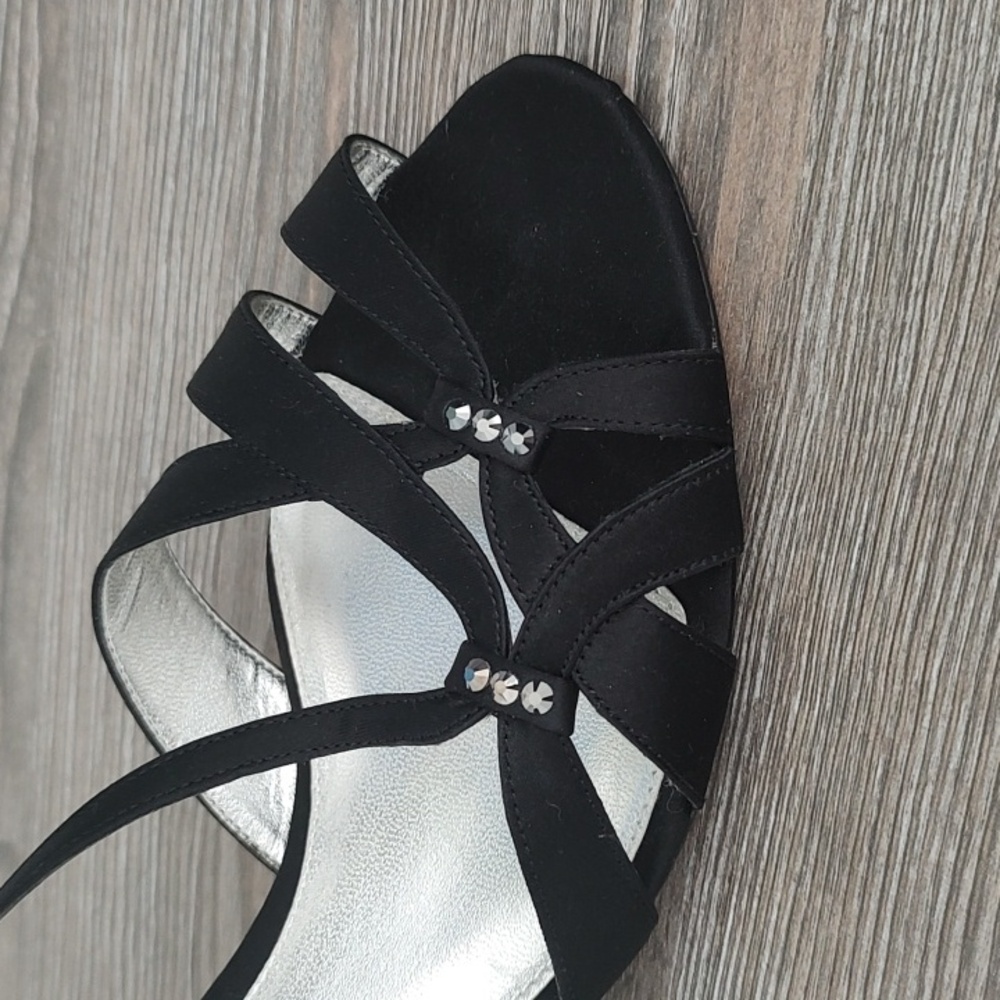 NINA Leather Soles Black Satin Strappy Heels Sandals Shiny Studs  7.5 Heel 2.5" - Picture 4 of 14